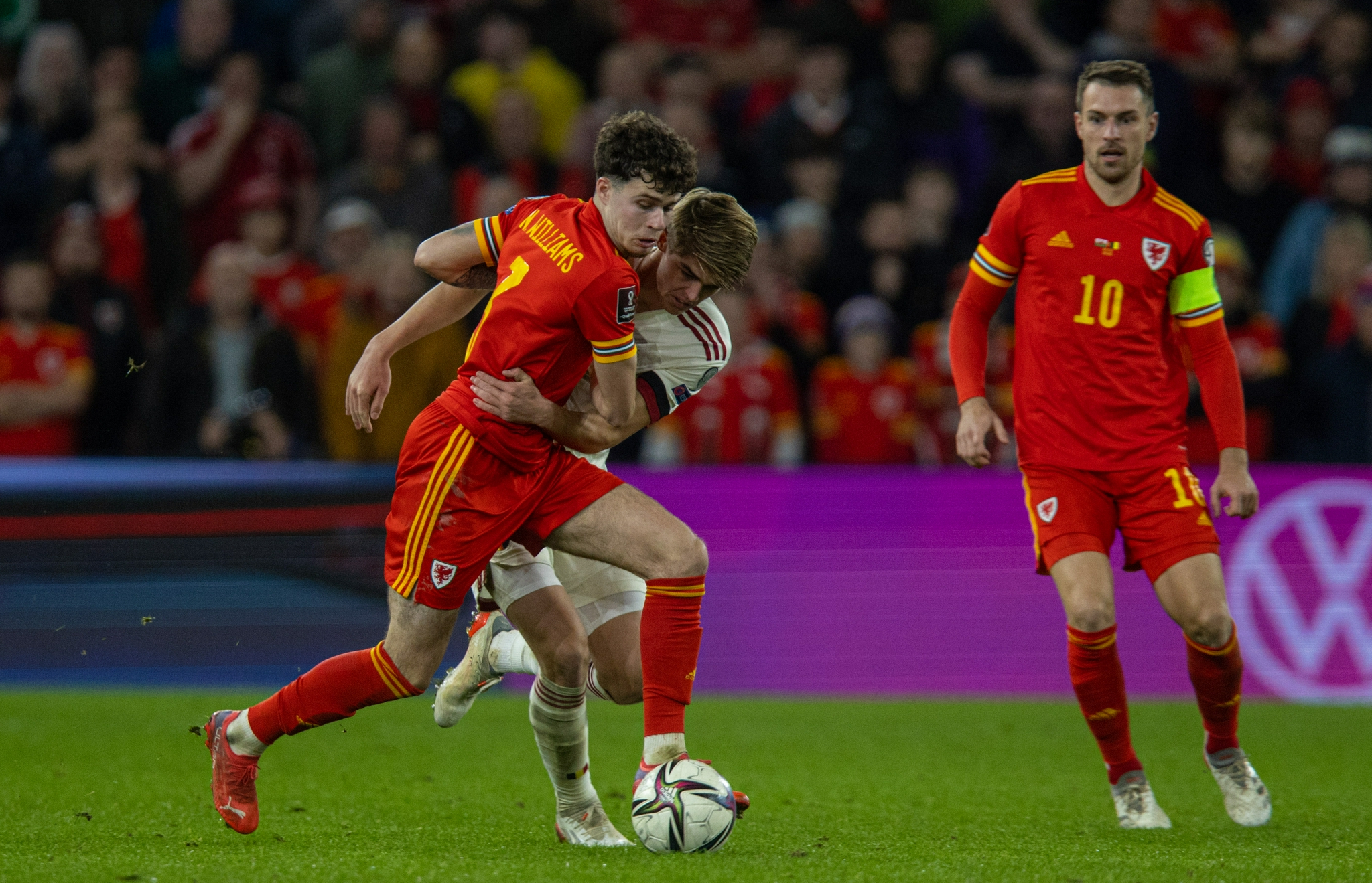 斗志昂扬！瑞士队与威尔士队争夺平局的简单介绍